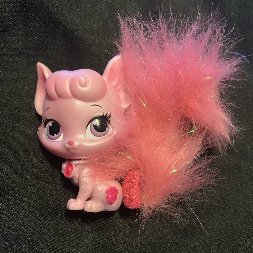 Disney Palace Pets 3.25” Cat Figure Retired